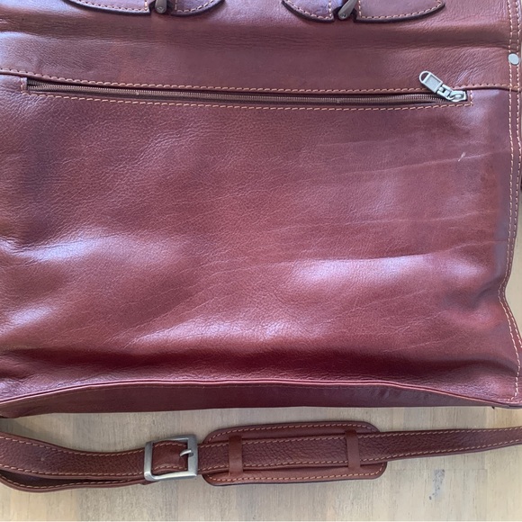 Unisex Leather Brown Bag NWOT, but it was in my wardrobe for a while - Picture 11 of 17